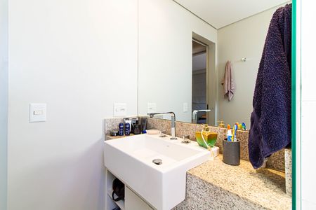 Apartamento para alugar com 100m², 2 quartos e 2 vagasBanheiro da Suíte
