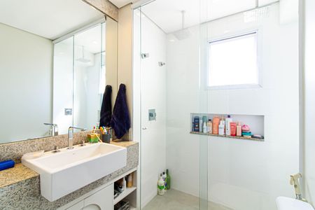 Apartamento para alugar com 100m², 2 quartos e 2 vagasBanheiro da Suíte