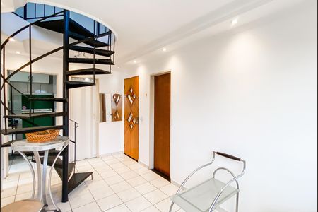 Sala  de apartamento para alugar com 2 quartos, 110m² em Vila Silvia, São Paulo