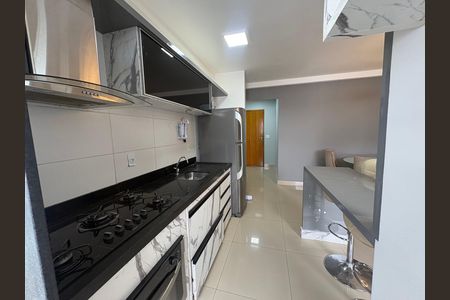 Cozinha de apartamento à venda com 2 quartos, 74m² em Vila Rosa, Goiânia