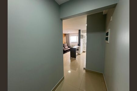 Hall de entrada de apartamento à venda com 2 quartos, 74m² em Vila Rosa, Goiânia