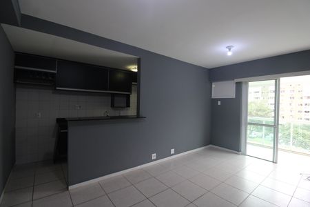 Sala de apartamento para alugar com 2 quartos, 65m² em Barra da Tijuca, Rio de Janeiro