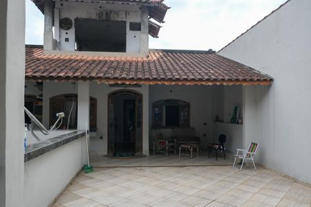 Casa para alugar com 100m², 3 quartos e 2 vagas Casa para alugar com 100m², 3 quartos e 2 vagasTerraço