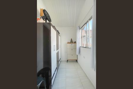 Casa à venda com 131m², 2 quartos e 2 vagas Casa à venda com 131m², 2 quartos e 2 vagasCloset