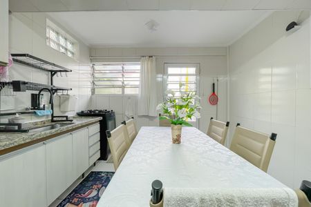 Casa à venda com 131m², 2 quartos e 2 vagas Casa à venda com 131m², 2 quartos e 2 vagasCozinha