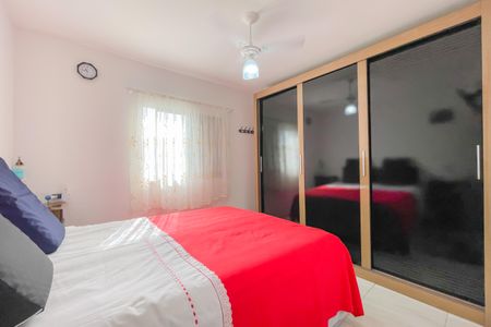 Casa à venda com 131m², 2 quartos e 2 vagas Casa à venda com 131m², 2 quartos e 2 vagasQuarto 1
