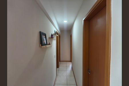 Apartamento à venda com 77m², 3 quartos e 1 vagaCorredor - Circulação