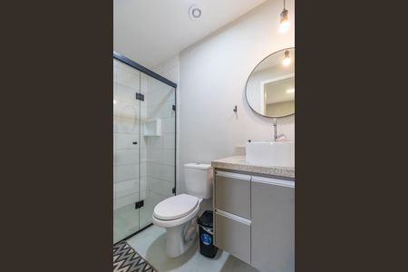 Banheiro de apartamento para alugar com 1 quarto, 54m² em Jardim Maria Helena, Barueri