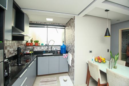 Apartamento para alugar com 103m², 2 quartos e 2 vagasCozinha
