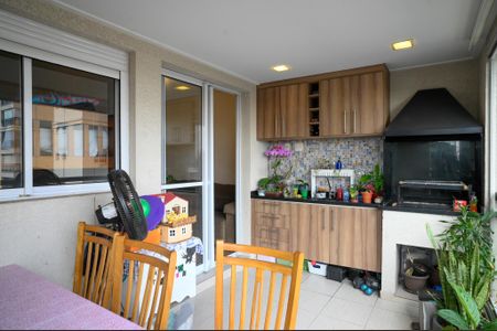Apartamento à venda com 69m², 2 quartos e 1 vaga Apartamento à venda com 69m², 2 quartos e 1 vagaVaranda