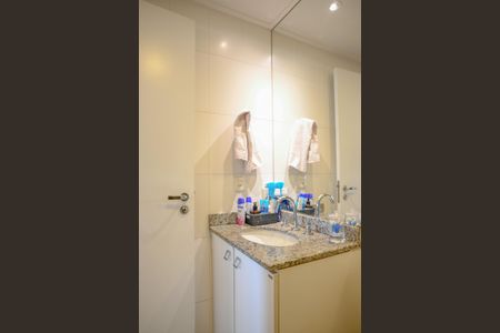 Apartamento à venda com 69m², 2 quartos e 1 vaga Apartamento à venda com 69m², 2 quartos e 1 vagaBanheiro