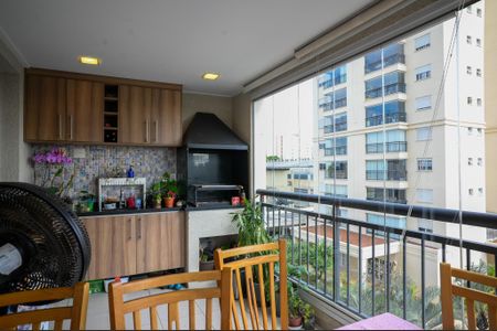 Apartamento à venda com 69m², 2 quartos e 1 vaga Apartamento à venda com 69m², 2 quartos e 1 vagaVaranda
