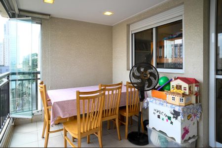 Apartamento à venda com 69m², 2 quartos e 1 vaga Apartamento à venda com 69m², 2 quartos e 1 vagaVaranda