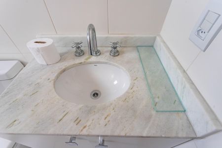 Apartamento à venda com 92m², 3 quartos e 2 vagasBanheiro da suíte 1 