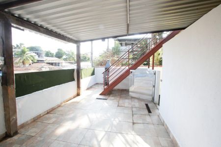 Casa para alugar com 100m², 2 quartos e 1 vagaVaranda