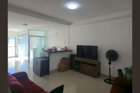 Sala de kitnet/studio para alugar com 2 quartos, 92m² em Jardim Presidente Dutra , Guarulhos
