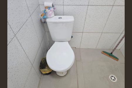 Studio para alugar com 92m², 2 quartos e 1 vaga Studio para alugar com 92m², 2 quartos e 1 vagaBanheiro Social