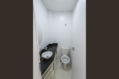 Casa de condomínio à venda com 130m², 2 quartos e 2 vagas Casa de condomínio à venda com 130m², 2 quartos e 2 vagaslavabo
