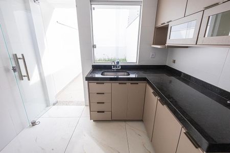 cozinha de casa de condomínio à venda com 2 quartos, 130m² em Santa Branca, Belo Horizonte