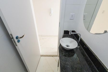 Casa de condomínio à venda com 130m², 2 quartos e 2 vagas Casa de condomínio à venda com 130m², 2 quartos e 2 vagaslavabo