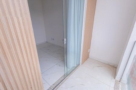 Casa de condomínio à venda com 130m², 2 quartos e 2 vagas Casa de condomínio à venda com 130m², 2 quartos e 2 vagasvaranda