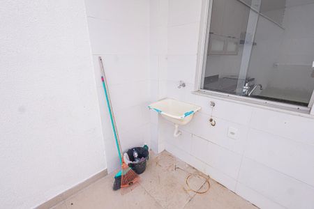 Casa de condomínio à venda com 130m², 2 quartos e 2 vagas Casa de condomínio à venda com 130m², 2 quartos e 2 vagasquintal / area de serviço