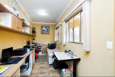 Casa à venda com 125m², 2 quartos e 2 vagasEscritório
