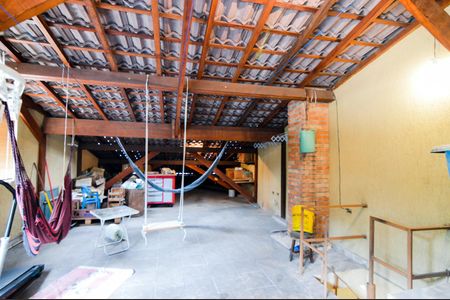 Casa à venda com 125m², 2 quartos e 2 vagasSótão 