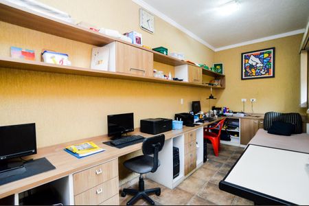 Casa à venda com 125m², 2 quartos e 2 vagasEscritório