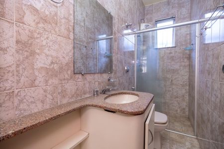 Apartamento à venda com 85m², 3 quartos e 1 vaga Apartamento à venda com 85m², 3 quartos e 1 vagaBanheiro Social
