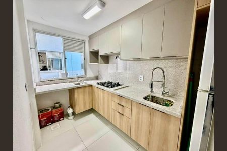 Cozinha de apartamento para alugar com 1 quarto, 35m² em Santa Maria Goretti, Porto Alegre
