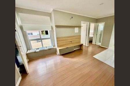 Sala de apartamento para alugar com 1 quarto, 35m² em Santa Maria Goretti, Porto Alegre