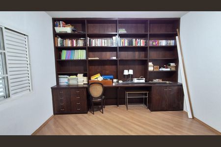 Casa para alugar com 100m², 3 quartos e 2 vagasQuarto 2