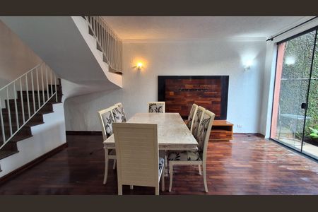 Casa para alugar com 100m², 3 quartos e 2 vagasSala