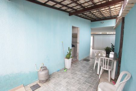 Casa de condomínio para alugar com 180m², 2 quartos e 2 vagasCorredor Lateral