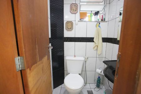 Casa de condomínio para alugar com 180m², 2 quartos e 2 vagasLavabo
