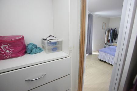 Casa de condomínio para alugar com 180m², 2 quartos e 2 vagasCloset da Suíte