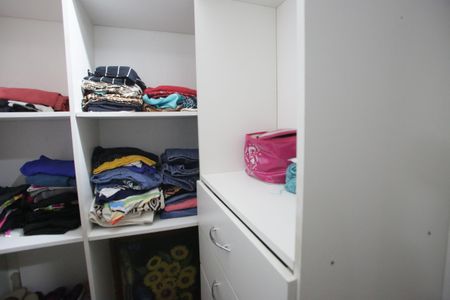 Casa de condomínio para alugar com 180m², 2 quartos e 2 vagasCloset da Suíte