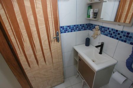 Casa de condomínio para alugar com 180m², 2 quartos e 2 vagasBanheiro Social