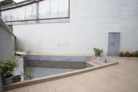 Casa de condomínio para alugar com 180m², 2 quartos e 2 vagasPiscina