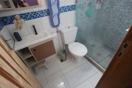 Casa de condomínio para alugar com 180m², 2 quartos e 2 vagasBanheiro Social