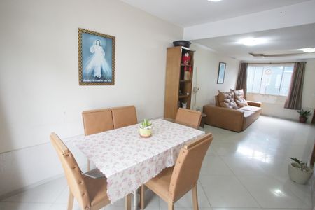 Casa de condomínio para alugar com 180m², 2 quartos e 2 vagasSala de Jantar