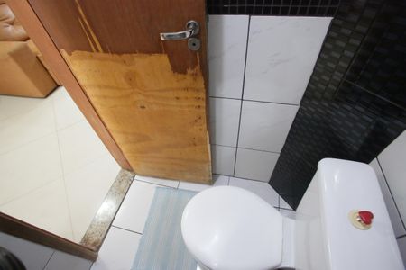 Casa de condomínio para alugar com 180m², 2 quartos e 2 vagasLavabo