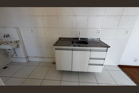 Cozinha de apartamento à venda com 2 quartos, 35m² em Parque Itrapoã, Santo André