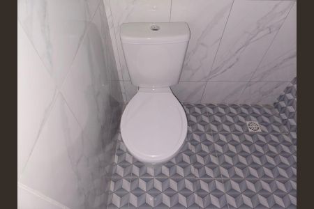 Studio para alugar com 43m², 2 quartos e sem vaga Studio para alugar com 43m², 2 quartos e sem vagaBanheiro Social