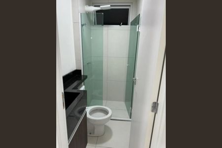 Banheiro 1 de apartamento para alugar com 2 quartos, 65m² em São João, Porto Alegre