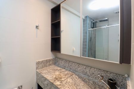 Banheiro de kitnet/studio para alugar com 1 quarto, 22m² em Stella Maris, Salvador