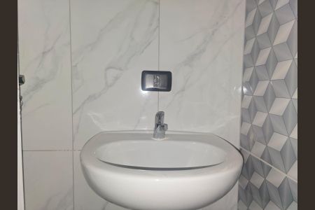 Studio para alugar com 37m², 2 quartos e sem vaga Studio para alugar com 37m², 2 quartos e sem vagaBanheiro Social