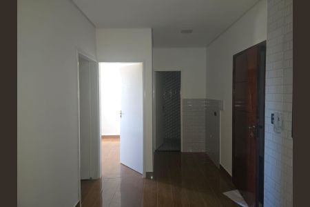 Sala/ Cozinha de kitnet/studio para alugar com 2 quartos, 37m² em Jardim Presidente Dutra, Guarulhos