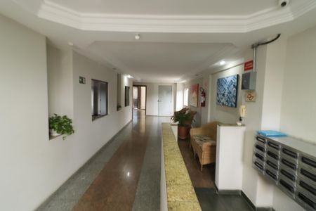 Apartamento à venda com 180m², 3 quartos e 2 vagasÁrea comum - Hall de entrada